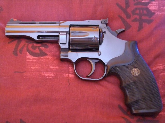 Dan Wesson 357 Magnum 4 "