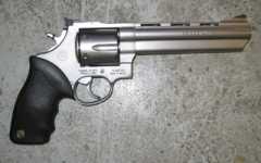 Taurus (44 Mag)